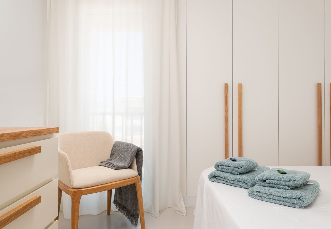 Apartamento en Port d´Alcudia - Nuevo apartamento de diseño frente a la Playa de Alcudia, WIFI, AA, Netflix, ...