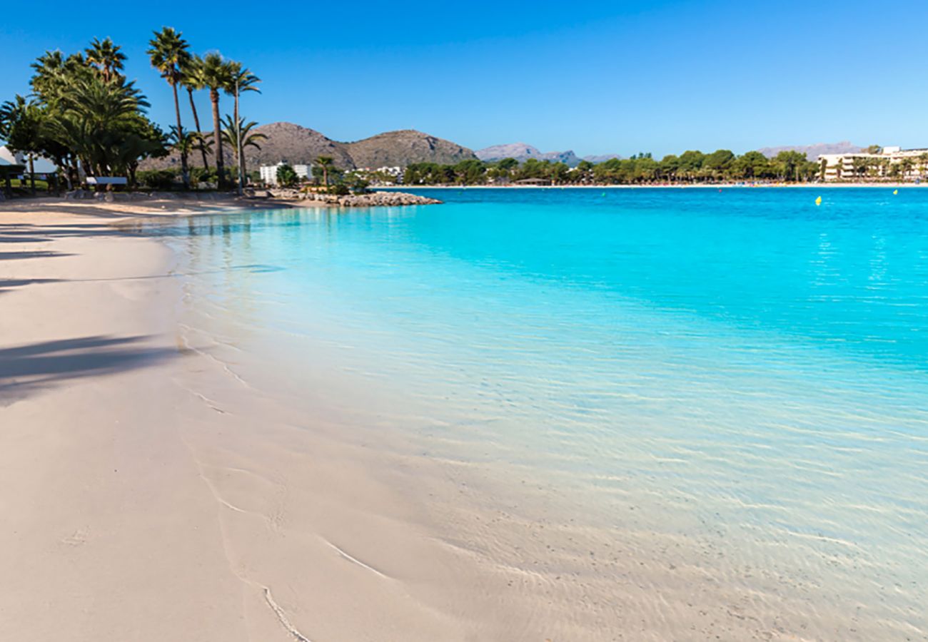Apartamento en Port d´Alcudia - Nuevo apartamento de diseño frente a la Playa de Alcudia, WIFI, AA, Netflix, ...