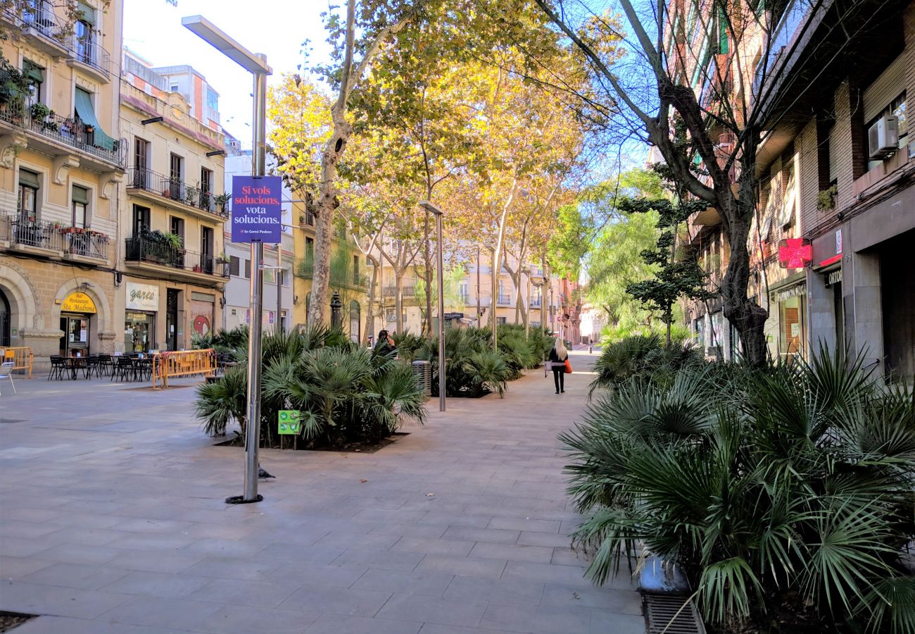 Apartamento en Barcelona - PLAZA ESPAÑA & MONTJUÏC, piso en alquiler por días muy bonito, tranquilo, agradable en Barcelona centro