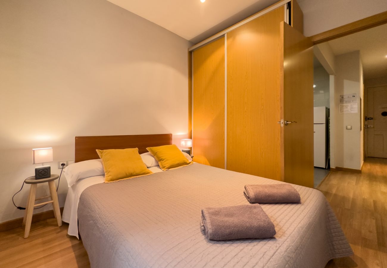 Apartamento en Barcelona - Piso con patio terraza privada en alquiler en Barcelona centro, Gracia