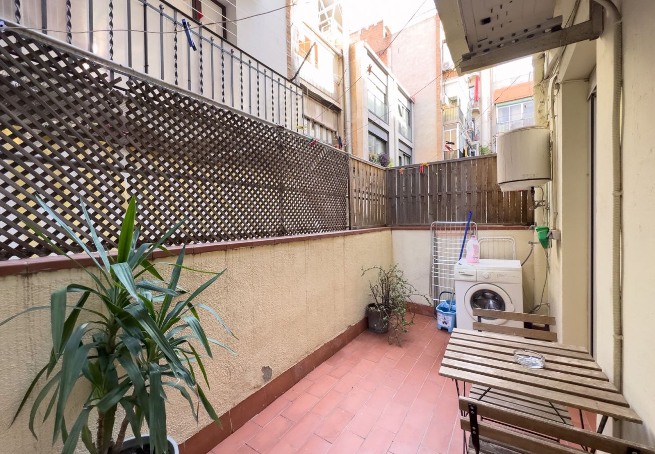 Apartamento en Barcelona - Piso con patio terraza privada en alquiler en Barcelona centro, Gracia