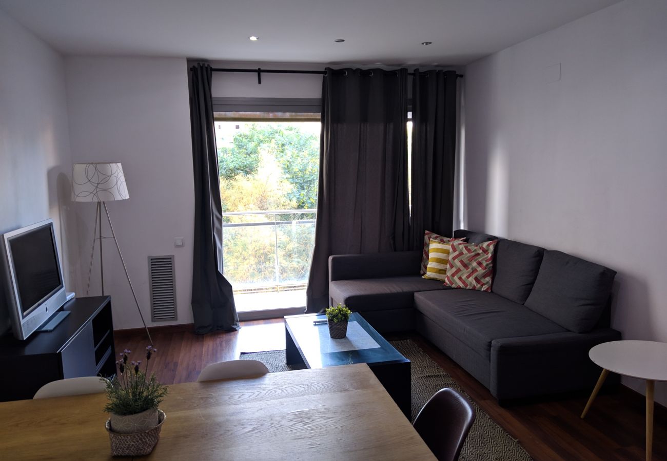 Apartamento en Hospitalet de Llobregat - LA FIRA, piso moderno, luminoso, tranquilo de 4 dormitorios en alquiler por días cerca La Fira, Hopitalet, Barcelona.