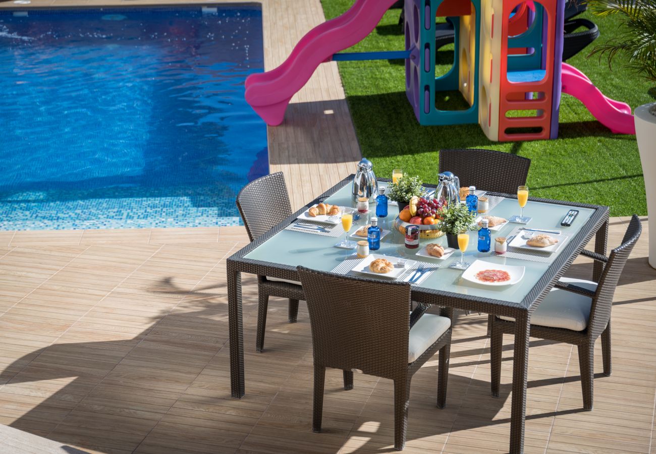 Villa en Santa Cruz de Tenerife - Villa con vistas al mar, piscina,  Gym, Cine  - HomeForGuest