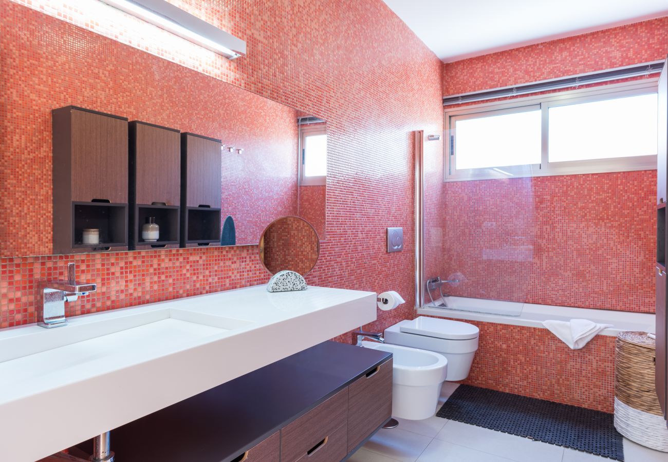 Villa en Santa Cruz de Tenerife - Villa con vistas al mar, piscina,  Gym, Cine  - HomeForGuest