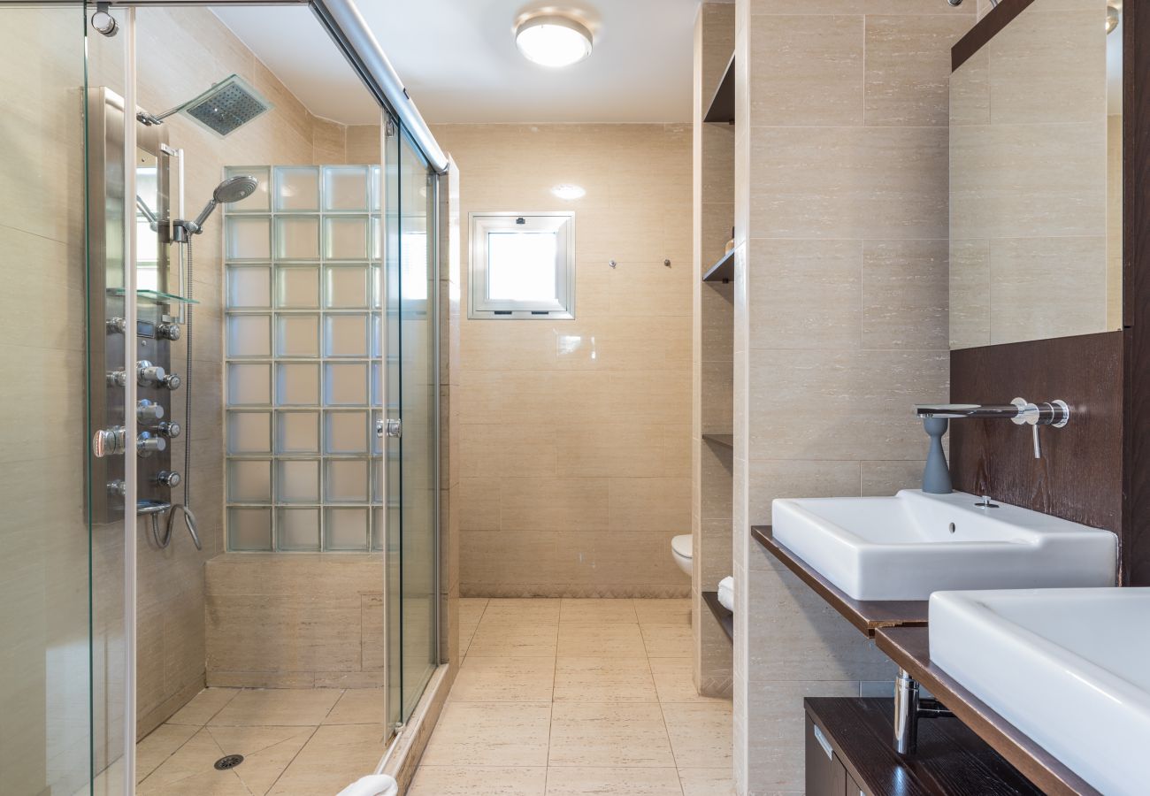 Villa en Santa Cruz de Tenerife - Villa con vistas al mar, piscina,  Gym, Cine  - HomeForGuest