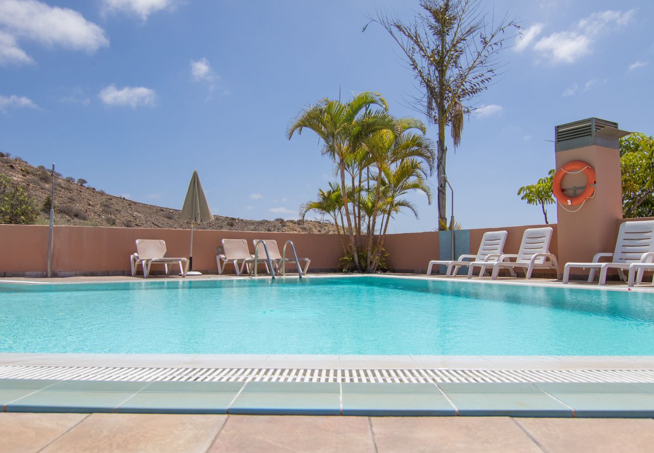 Villa en San Bartolomé de Tirajana - HomeForGuest Salobre Villa, 5PAX, WIFI, POOL, GREAT VIEWS 