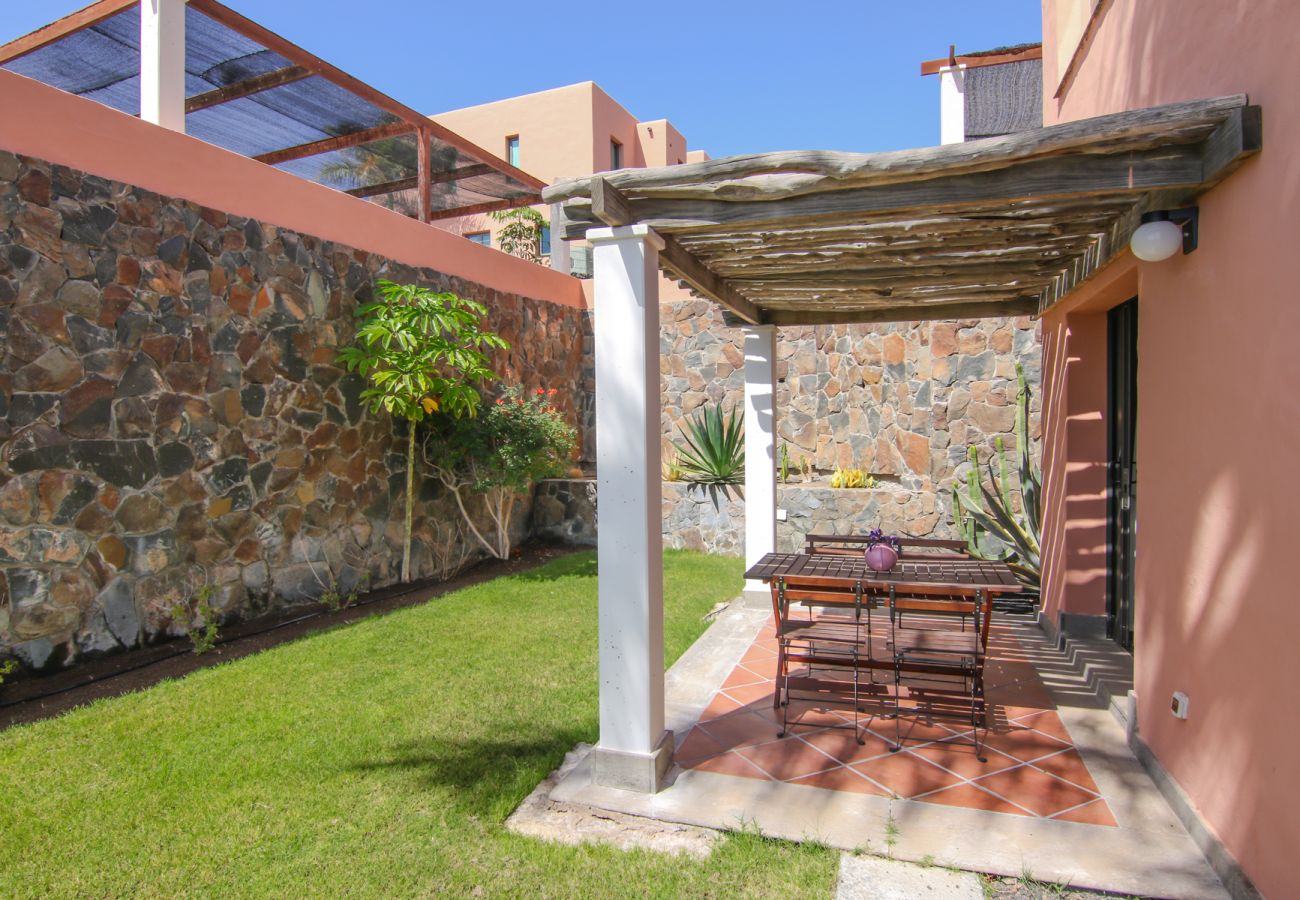 Villa en San Bartolomé de Tirajana - HomeForGuest Salobre Villa, 5PAX, WIFI, POOL, GREAT VIEWS 