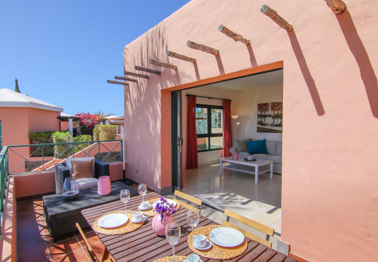 Villa en San Bartolomé de Tirajana - HomeForGuest Salobre Villa, 5PAX, WIFI, POOL, GREAT VIEWS 