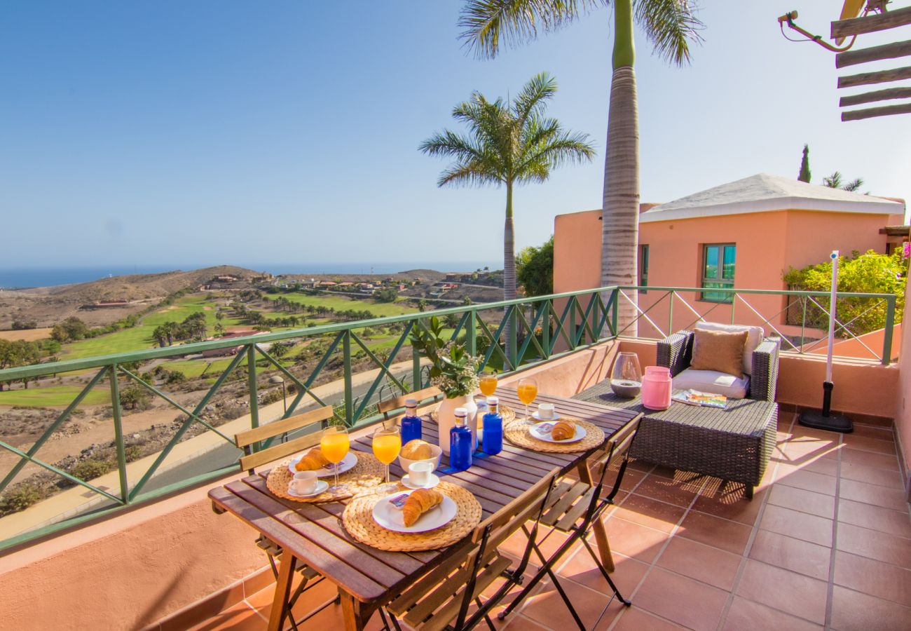 Villa en San Bartolomé de Tirajana - HomeForGuest Salobre Villa, 5PAX, WIFI, POOL, GREAT VIEWS 