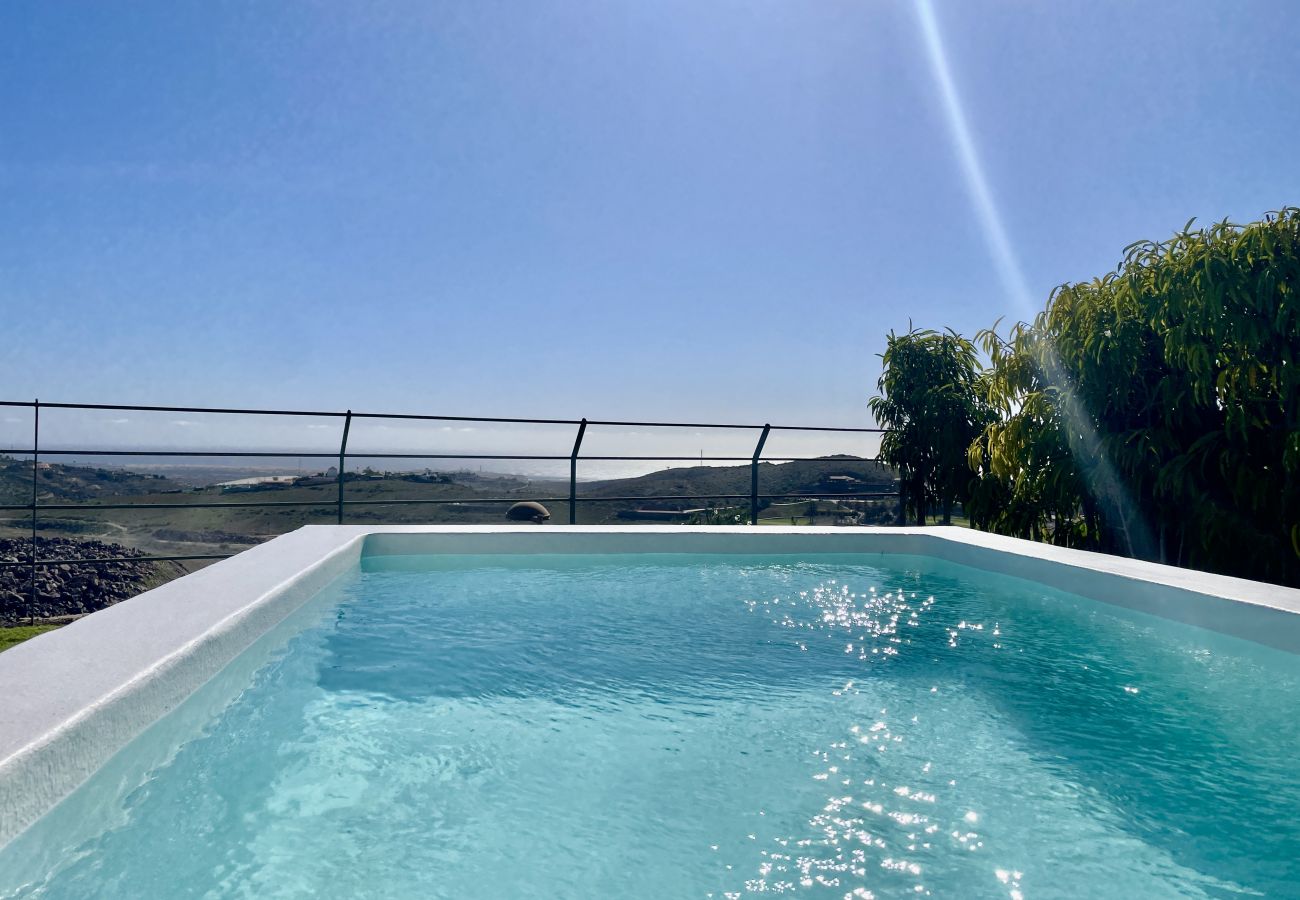 Villa en San Bartolomé de Tirajana - HomeForGuest Salobre Villa, 5PAX, WIFI, POOL, GREAT VIEWS 