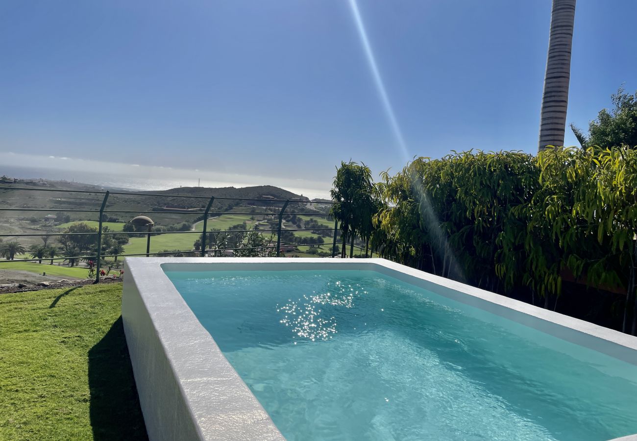 Villa en San Bartolomé de Tirajana - HomeForGuest Salobre Villa, 5PAX, WIFI, POOL, GREAT VIEWS 