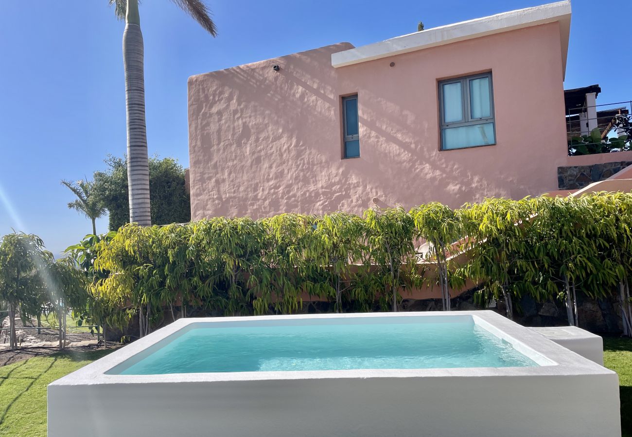 Villa en San Bartolomé de Tirajana - HomeForGuest Salobre Villa, 5PAX, WIFI, POOL, GREAT VIEWS 
