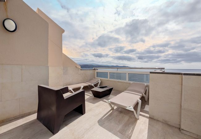 Casa en Las Palmas de Gran Canaria - Awesome beachfront terrace By CanariasGetaway  