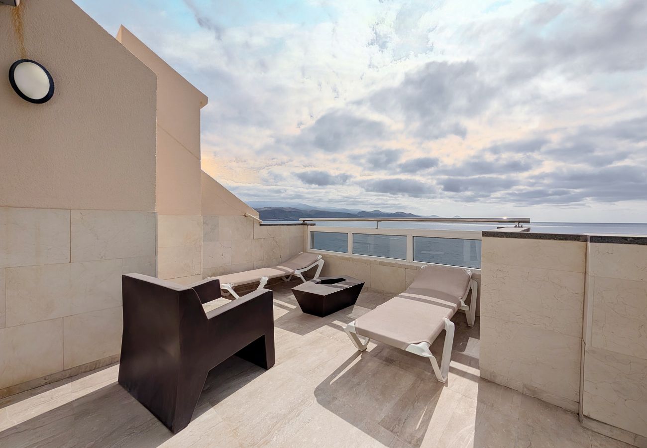 Casa en Las Palmas de Gran Canaria - Awesome beachfront terrace By CanariasGetaway  
