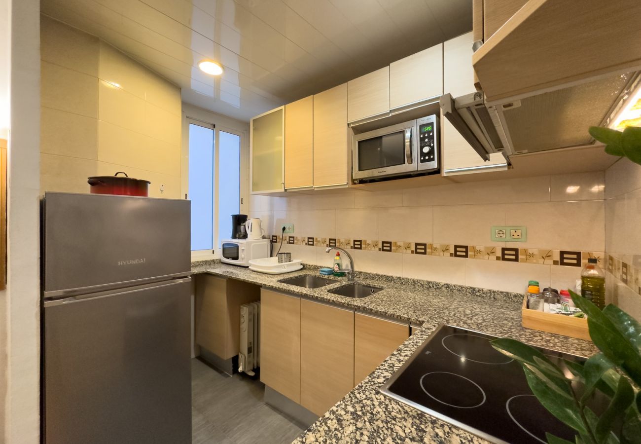 Apartamento en Barcelona - Piso bonito, restaurado en alquiler con patio terraza en Gracia, Barcelona centro