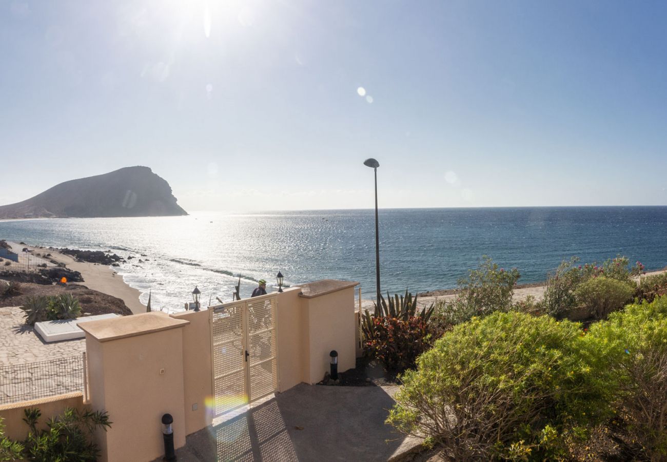 Apartamento en Granadilla de Abona - Amplio y luminoso Apartamento, Primer línea de Playa - HomeForGuest