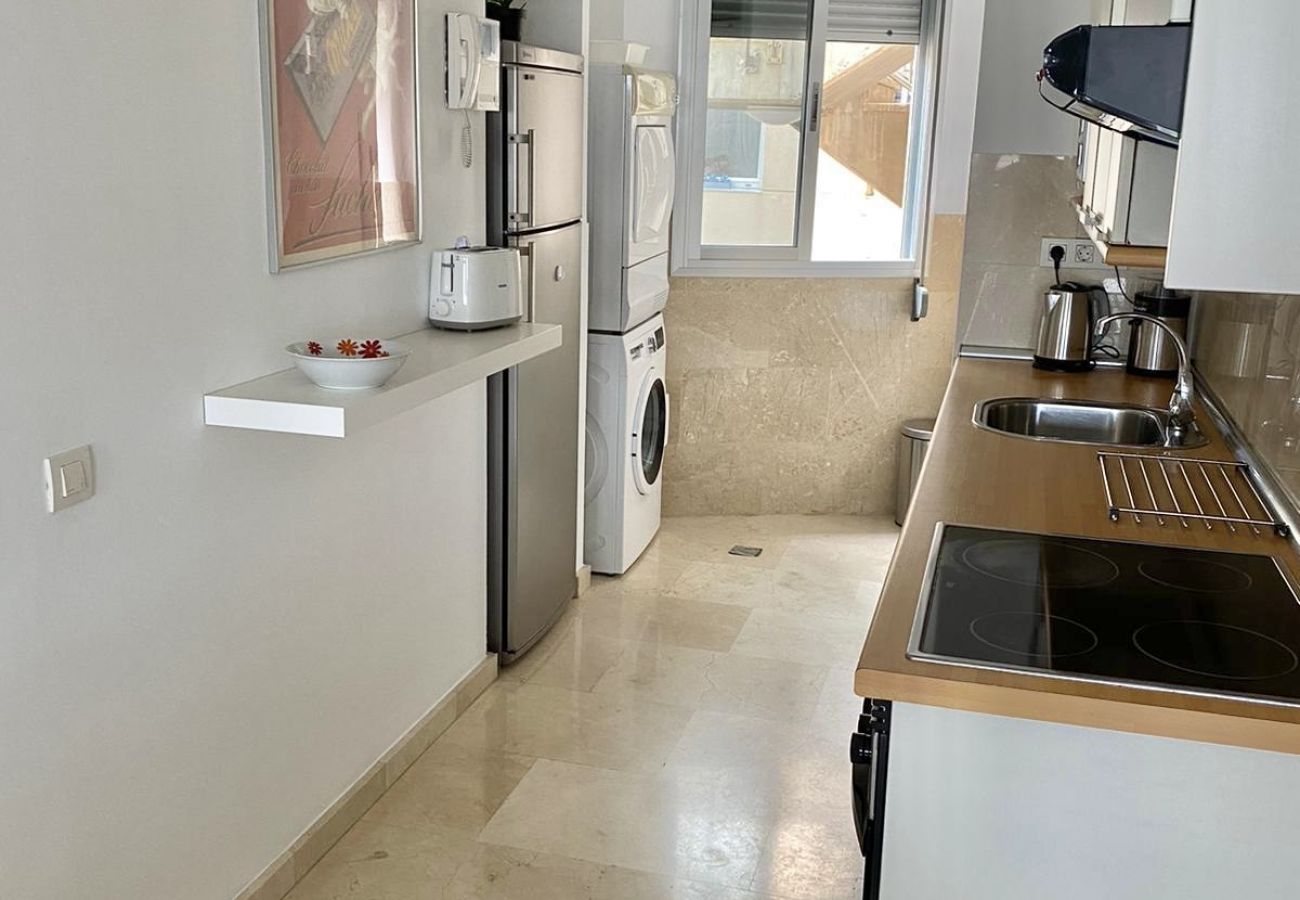 Apartamento en Las Palmas de Gran Canaria - HomeForGuest Apartamento cerca de las Canteras con Parking GRATIS