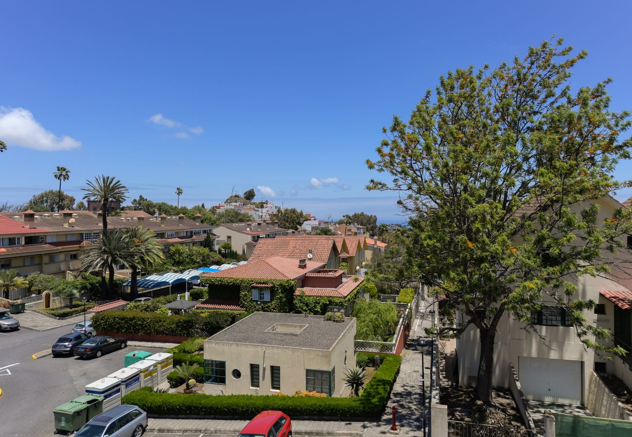 Casa en Santa Brígida - House with cozy garden BBQ and free parking 