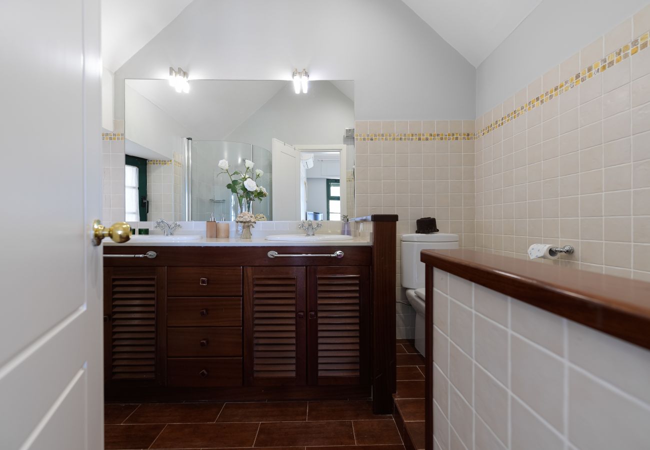 Casa en Santa Brígida - House with cozy garden BBQ and free parking 