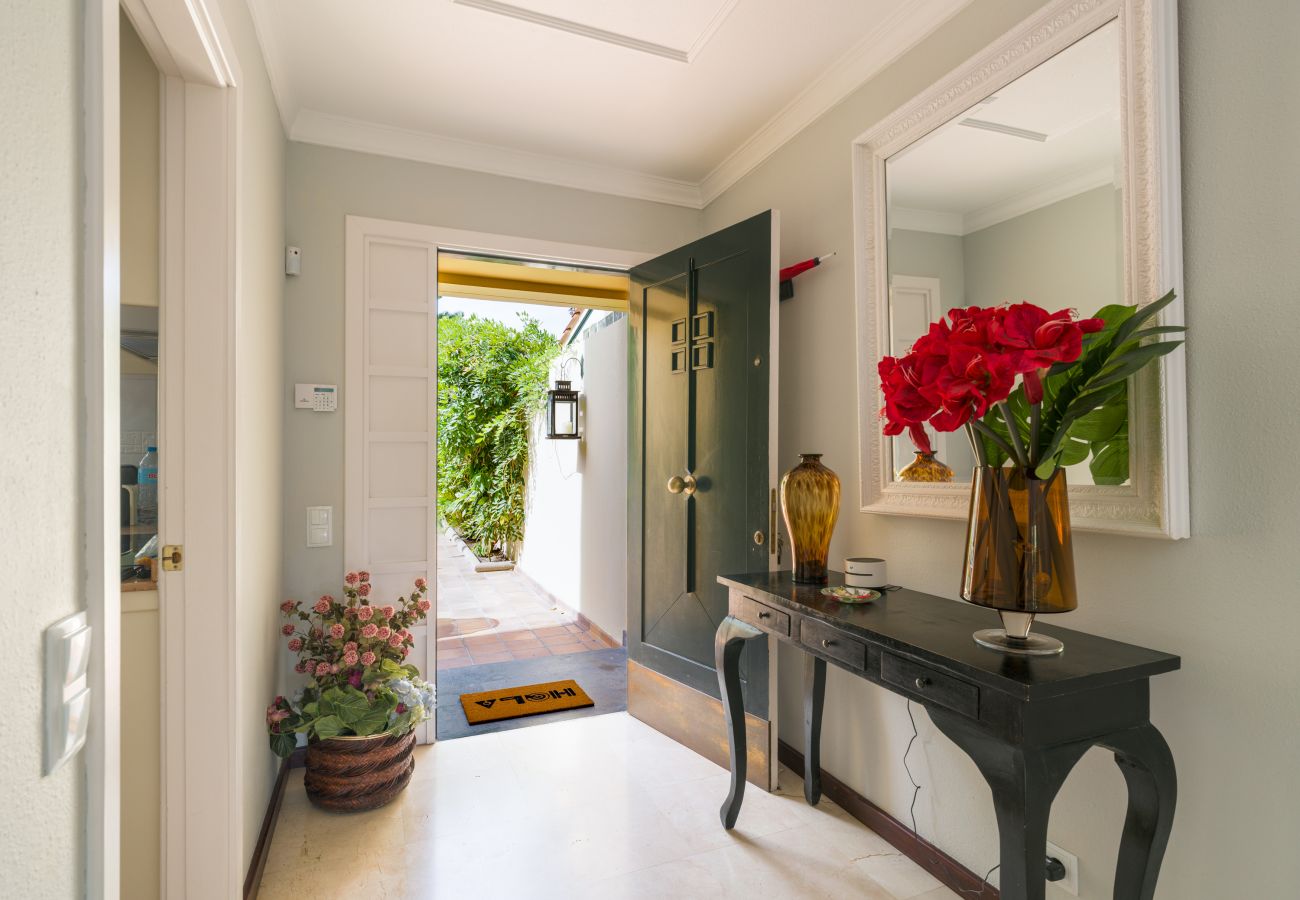 Casa en Santa Brígida - House with cozy garden BBQ 