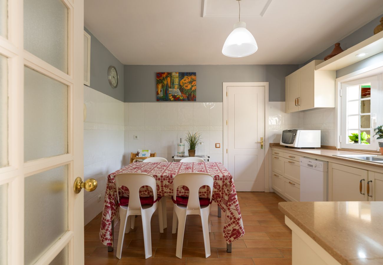 Casa en Santa Brígida - House with cozy garden BBQ 