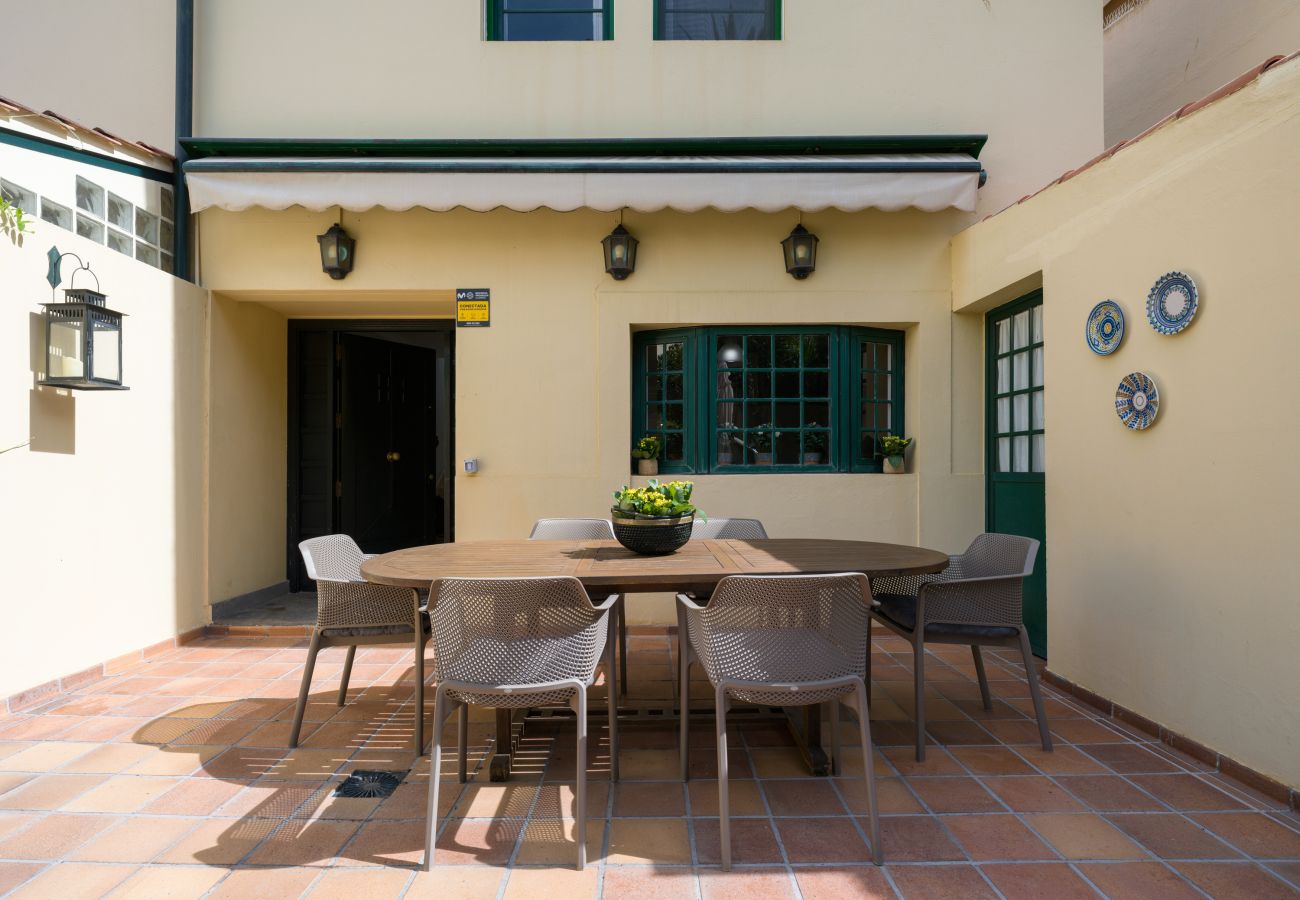 Casa en Santa Brígida - House with cozy garden BBQ 