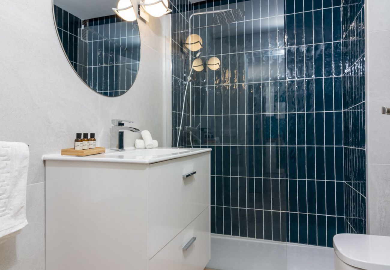 Apartamento en Los Cristianos - HomeForGuest Ático Cecilia con terraza y vistas al mar en Los Cristianos