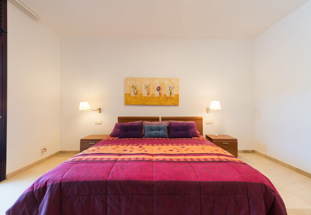 Chalet en Mogán - Piscina privada climatizada en entorno tranquilo y vistas al mar en campo de golf