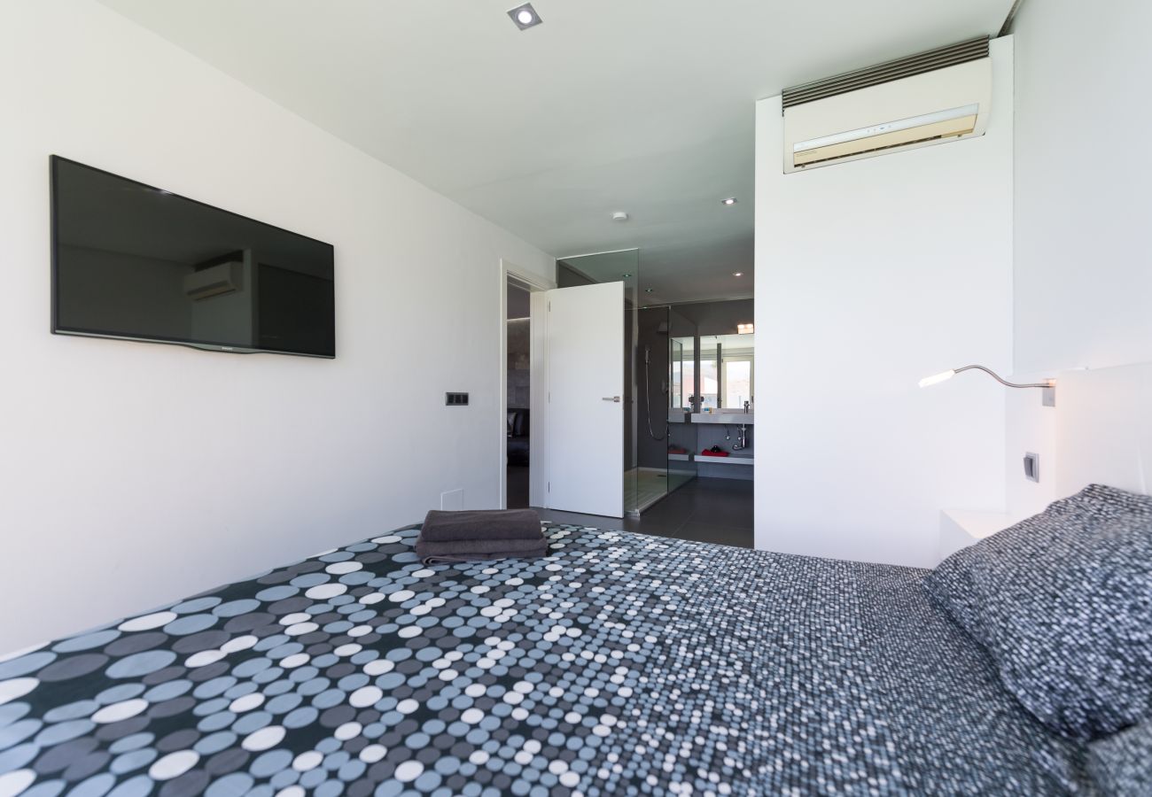 Chalet en San Bartolomé de Tirajana - Espectacular villa con piscina privada grande, ideal para familias