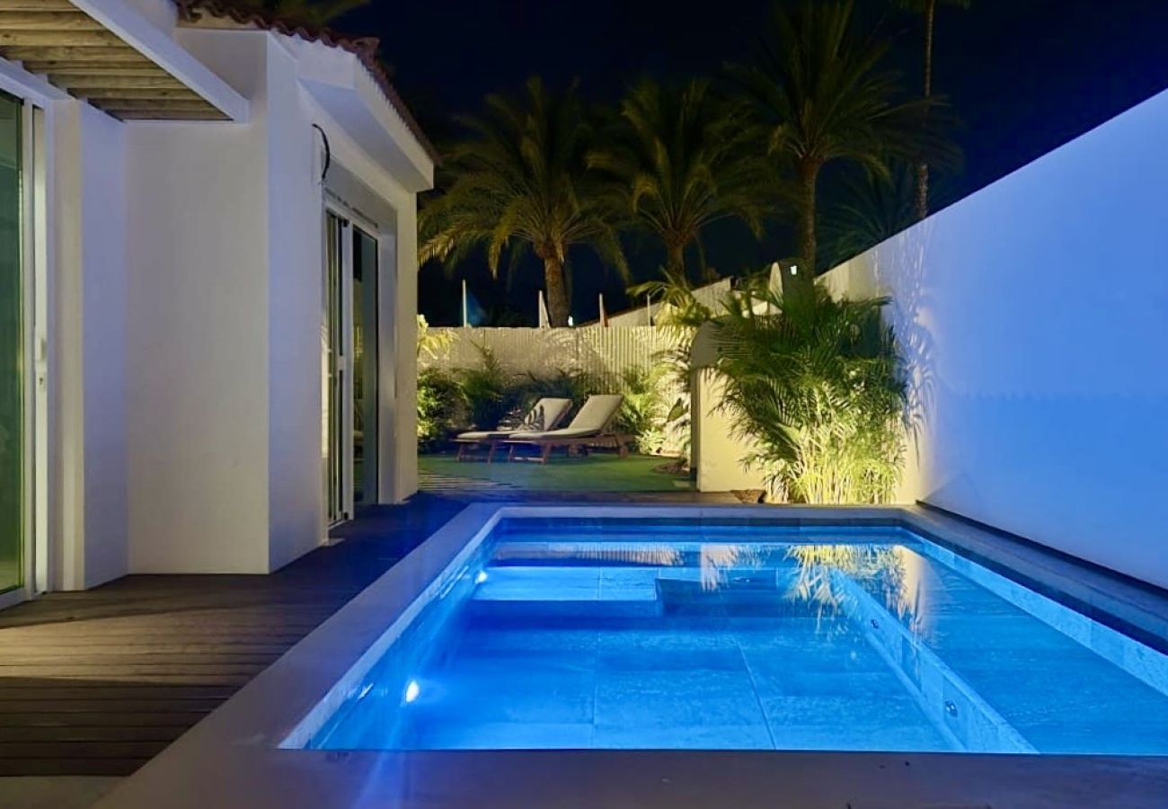 Chalet en San Bartolomé de Tirajana - Refurbished tropical house with a caribbean private pool