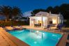 Villa à Cala Blanca - Villa de 4 chambres au rez-de-chaussée avec piscine privée Villa à Cala Blanca - Villa de 4 chambres au rez-de-chaussée avec piscine privée