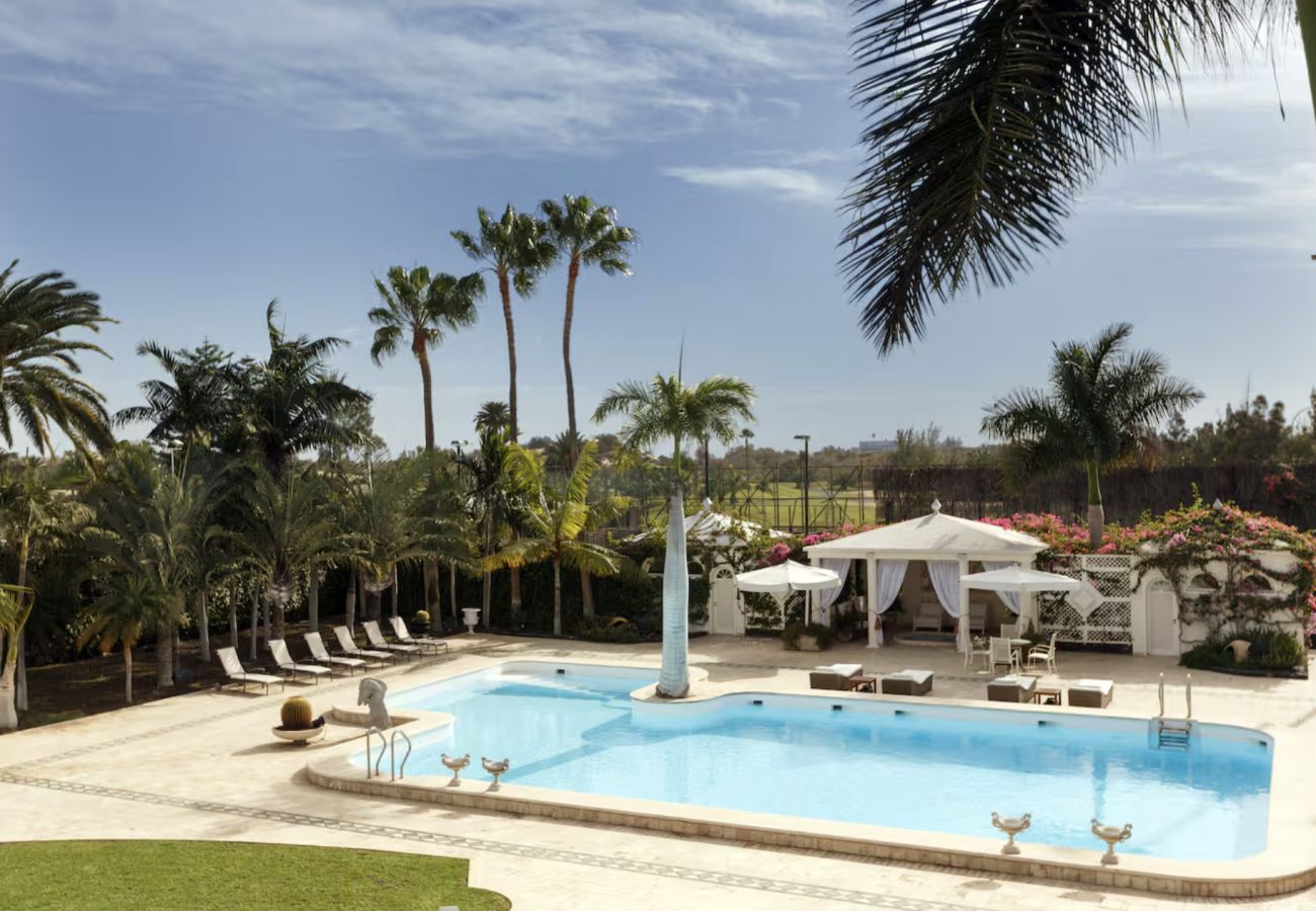 Villa à San Bartolomé de Tirajana - Sunset Luxe Retreat