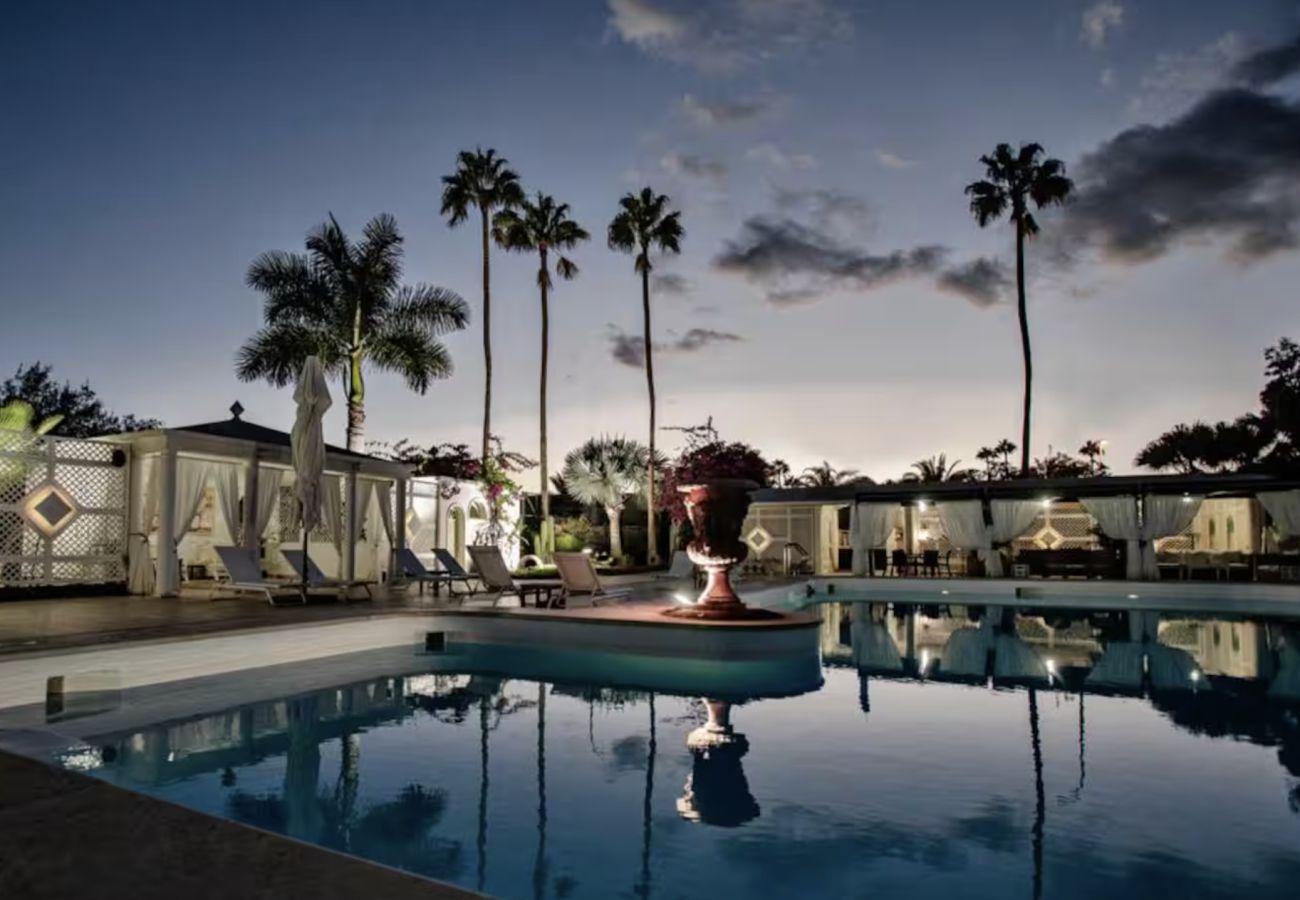 Villa à San Bartolomé de Tirajana - Sunset Luxe Retreat