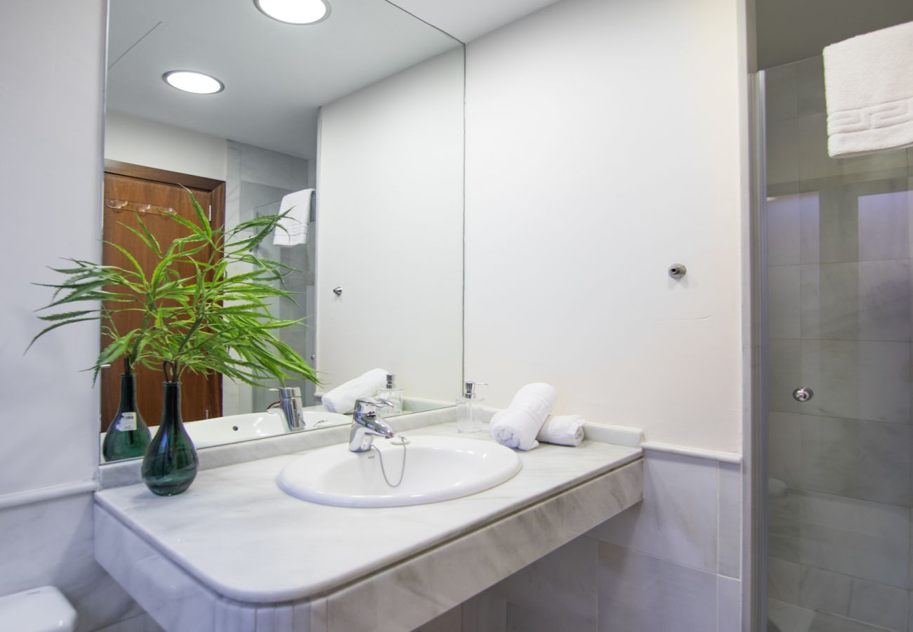 Villa à San Bartolomé de Tirajana - HomeForGuest Salobre Villa, 5PAX, WIFI, POOL, GREAT VIEWS
