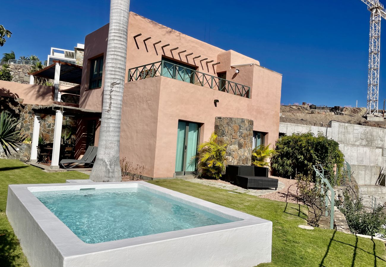 Villa à San Bartolomé de Tirajana - HomeForGuest Salobre Villa, 5PAX, WIFI, POOL, GREAT VIEWS