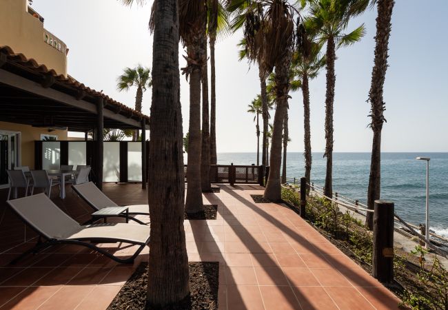  à Bahia Feliz - Luxury with big terrace sea front by CanariasGetaway