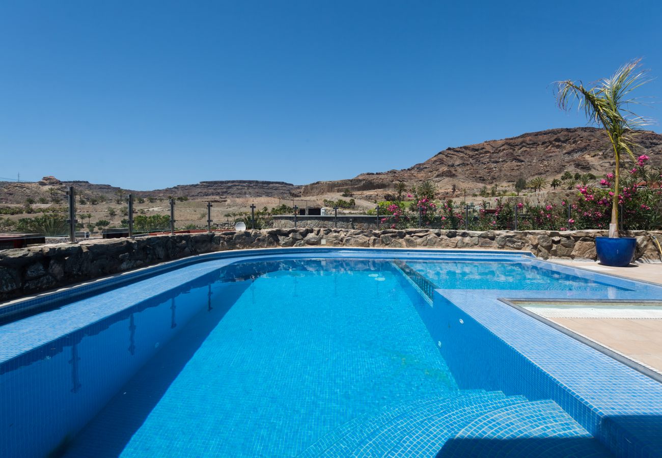Chalet à Mogán - Piscina privada climatizada en entorno tranquilo y vistas al mar en campo de golf