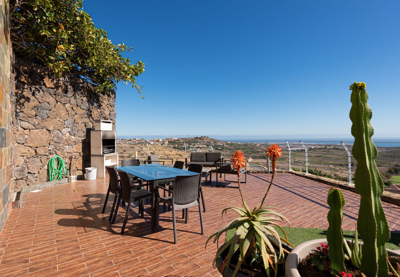 Villa à San Bartolomé de Tirajana - Espectacular villa con piscina privada, vistas al mar, barbacoa y entorno de relax