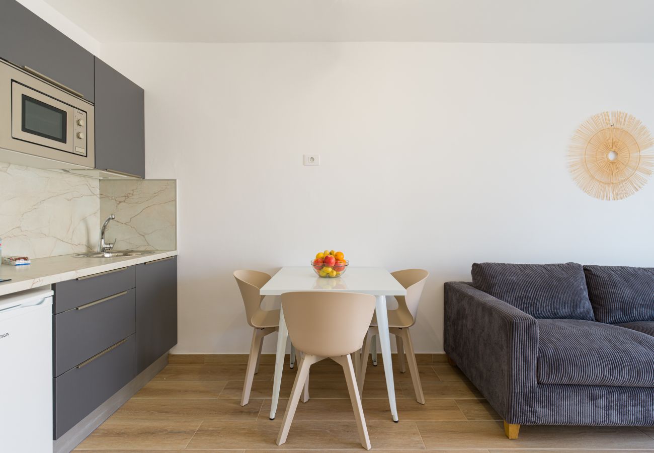 Appartement à Corralejo - Modern apartment. Swimming pool and terrace. Right on the beach in Corralejo - Home For Guest