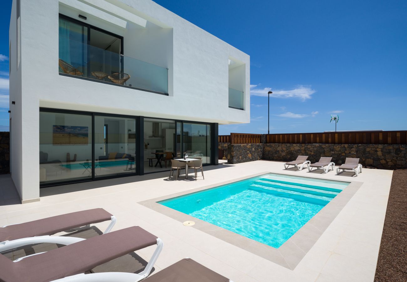 Villa à Corralejo -  Villa Deluxe Las Calderas 01 with private pool