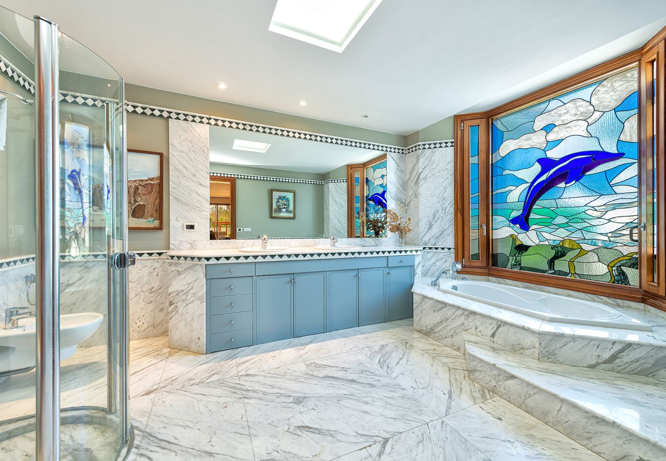 Chalet à San Bartolomé de Tirajana - Magic house piscina privada, sauna y juegos
