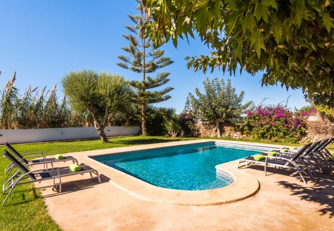 Villa a Ciutadella de Menorca - Villa in campagna, circondato da fiori, piscina, barbecue ....