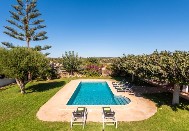Villa a Ciutadella de Menorca - Villa in campagna, circondato da fiori, piscina, barbecue ....