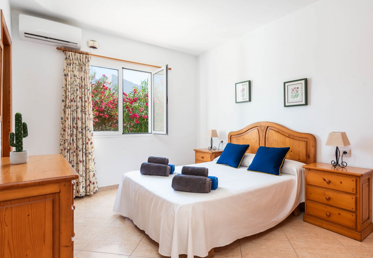 Villa a Cala Blanca - Villa con 4 camere da letto tutte al piano terra con piscina privata