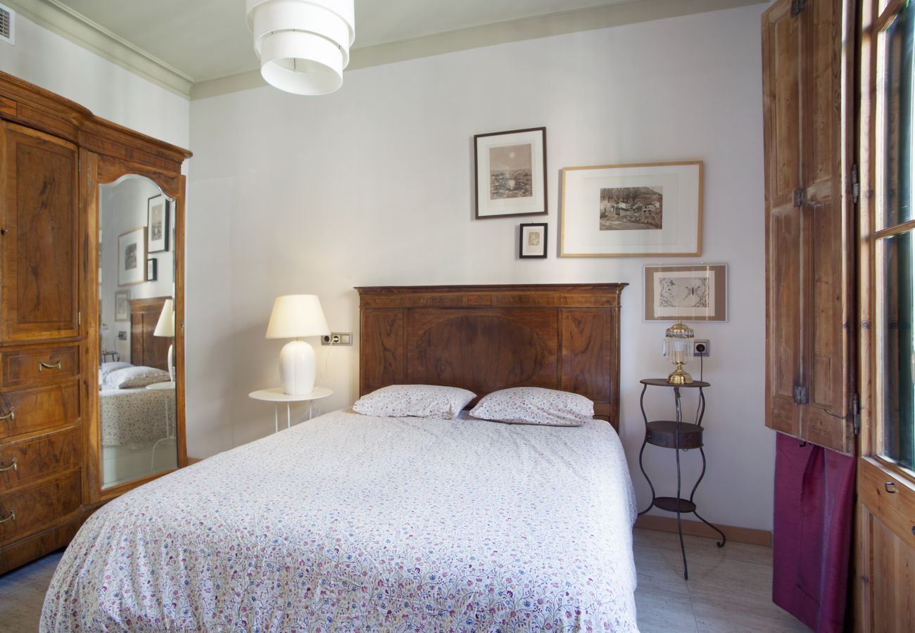 Appartamento a Barcelona - VILADOMAT, piso amplio, luminoso, tranquilo en Eixample, Barcelona centro.