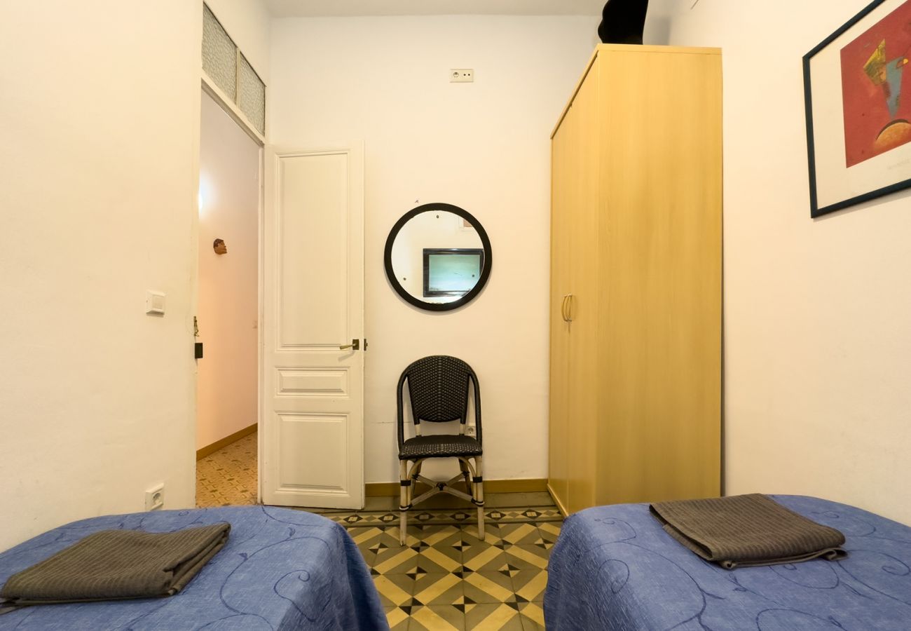Appartamento a Barcelona - GRACIA SANT AGUSTÍ piso de 3 dormitorios en alquiler por días en Barcelona centro, Gracia