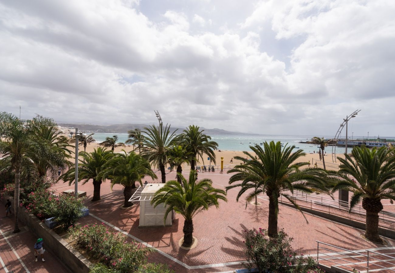Casa a Las Palmas de Gran Canaria - Great balcony over blue sea By CanariasGetaway 