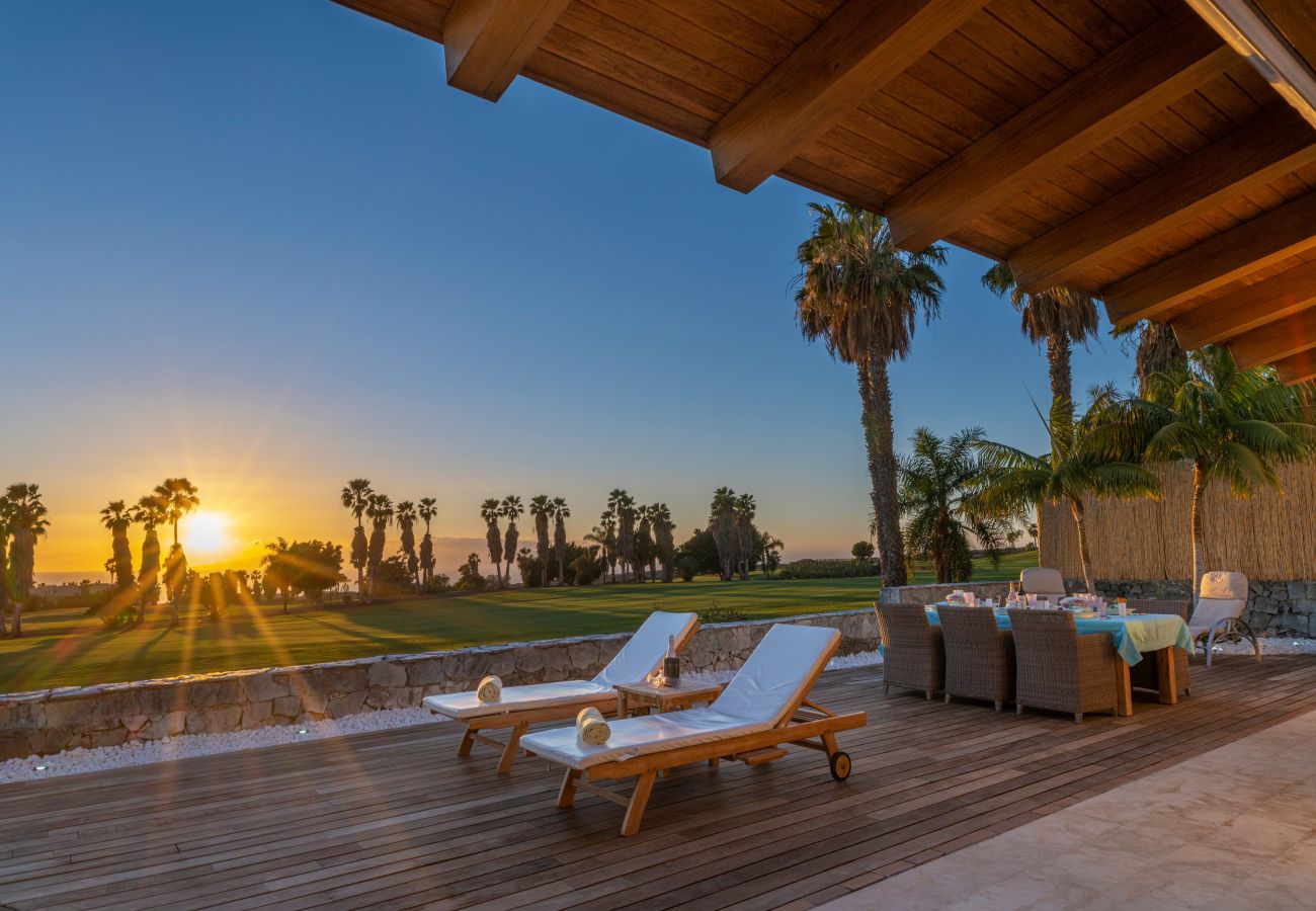 Villa a Adeje - Villa Sunset Golf Retreat