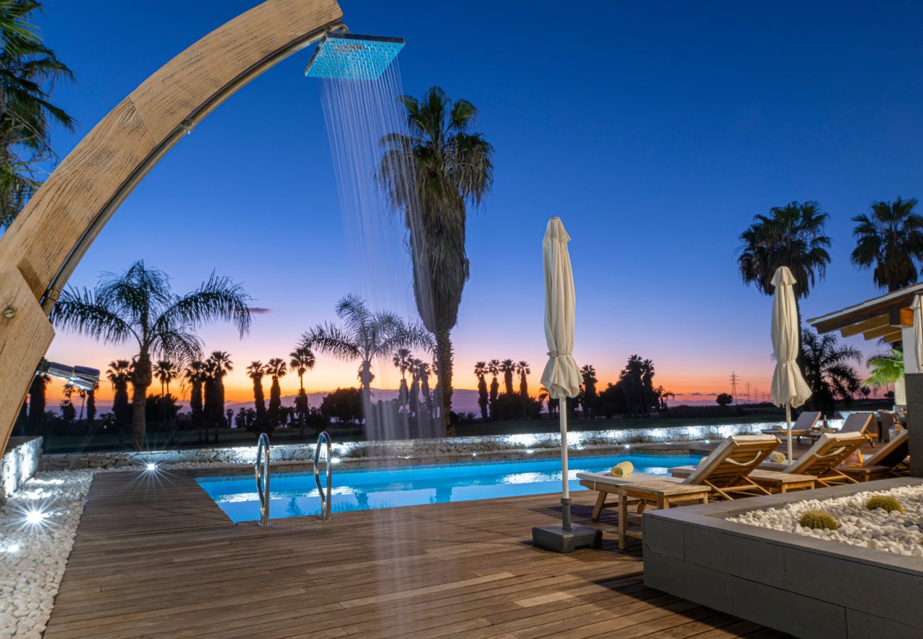 Villa a Adeje - Villa Sunset Golf Retreat