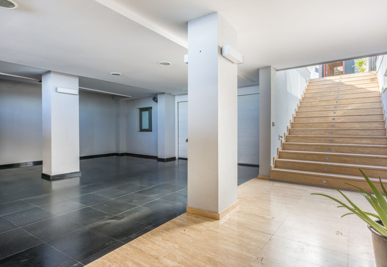 Villa a Tenerife - Villa with Sea Views, Pool, Gym, Cinema & ProAudio - HomeForGuest